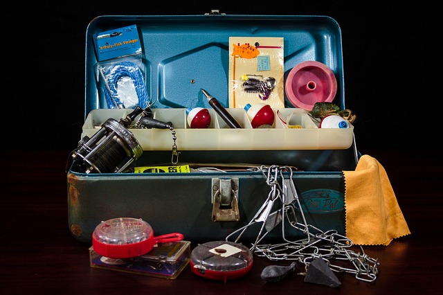 What Goes In A Tackle Box