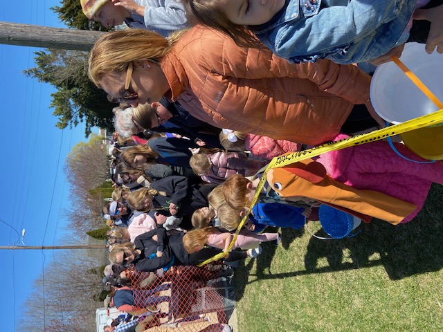 Hundreds turn out for Margate's annual Easter Egg Hunt - DOWNBEACH